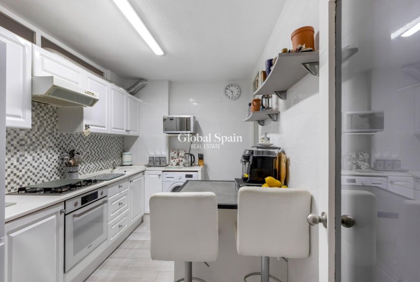 Resale - APARTMENT -
TORREVIEJA - Playa del Cura