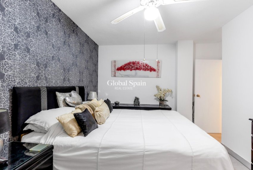 Resale - APARTMENT -
TORREVIEJA - Playa del Cura