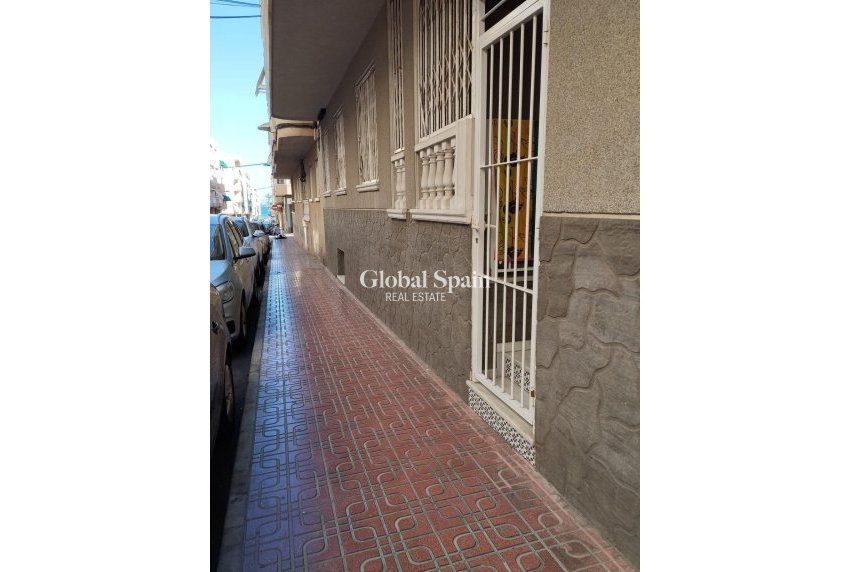 Resale - APARTMENT -
TORREVIEJA - Playa del Cura