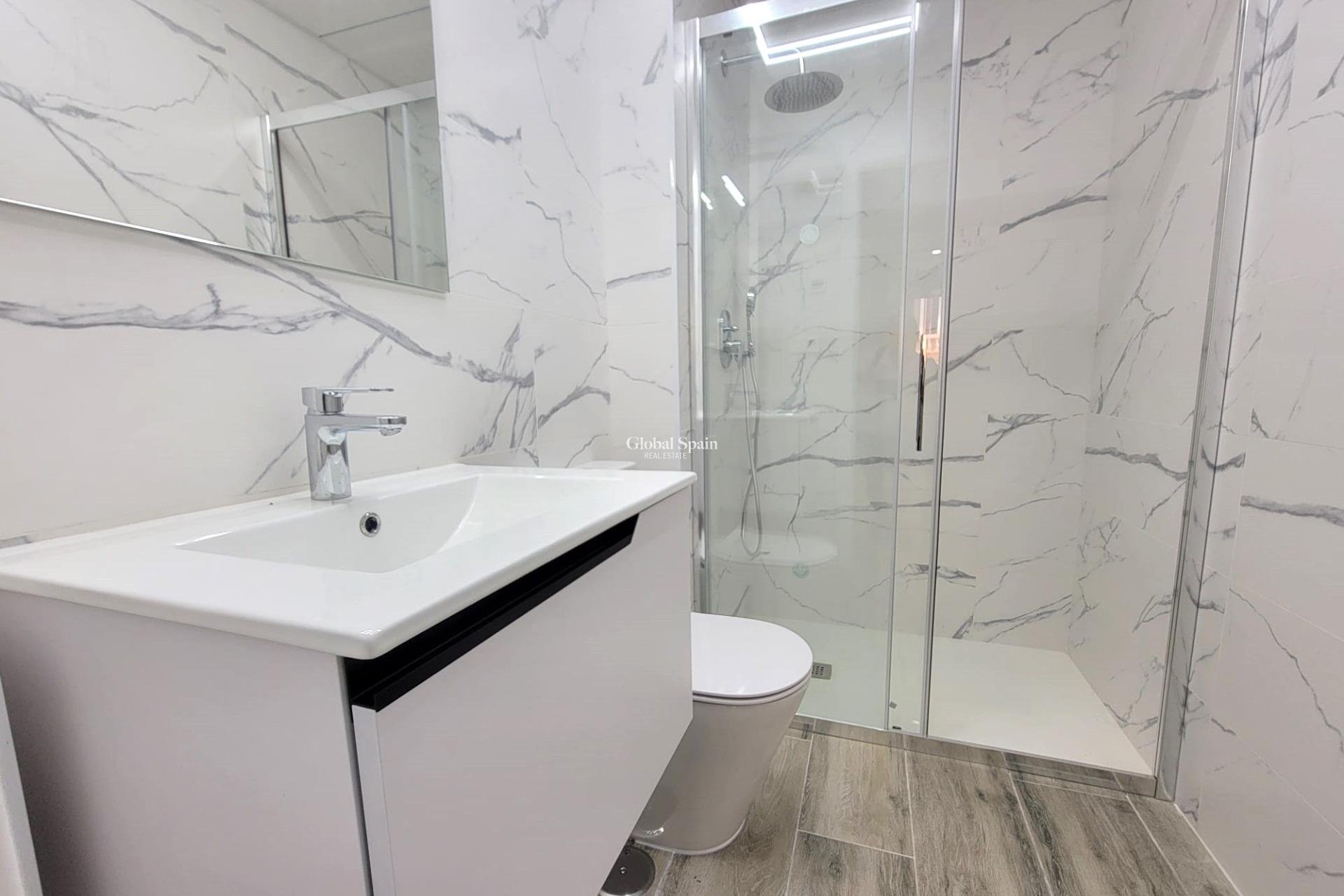 Resale - APARTMENT -
TORREVIEJA - Playa del Cura