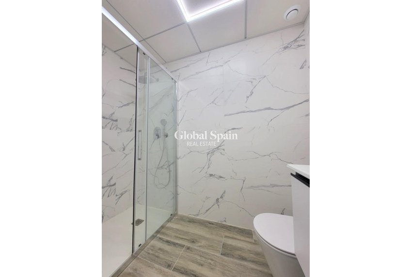 Resale - APARTMENT -
TORREVIEJA - Playa del Cura