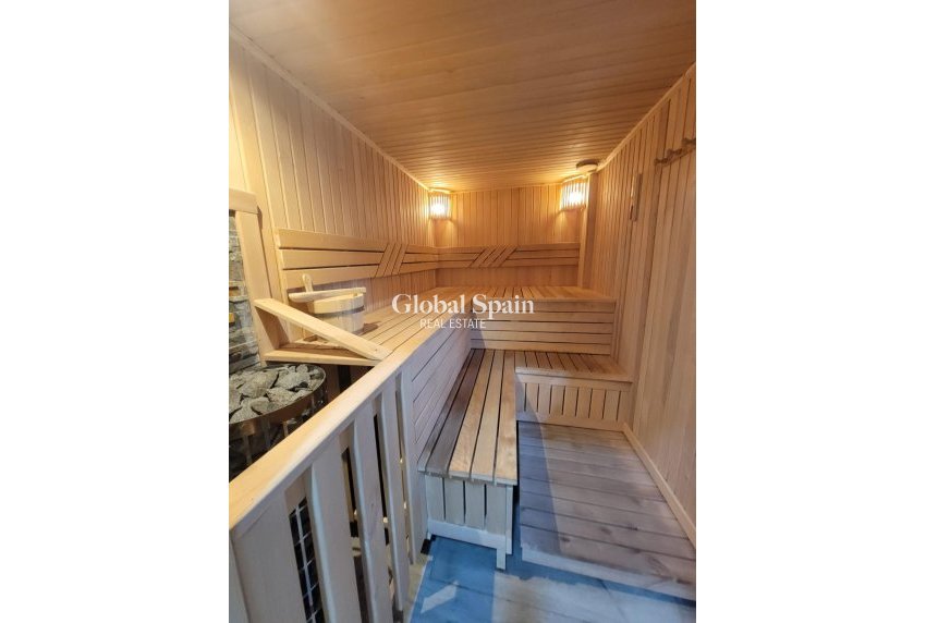 Resale - APARTMENT -
TORREVIEJA - Playa del Cura