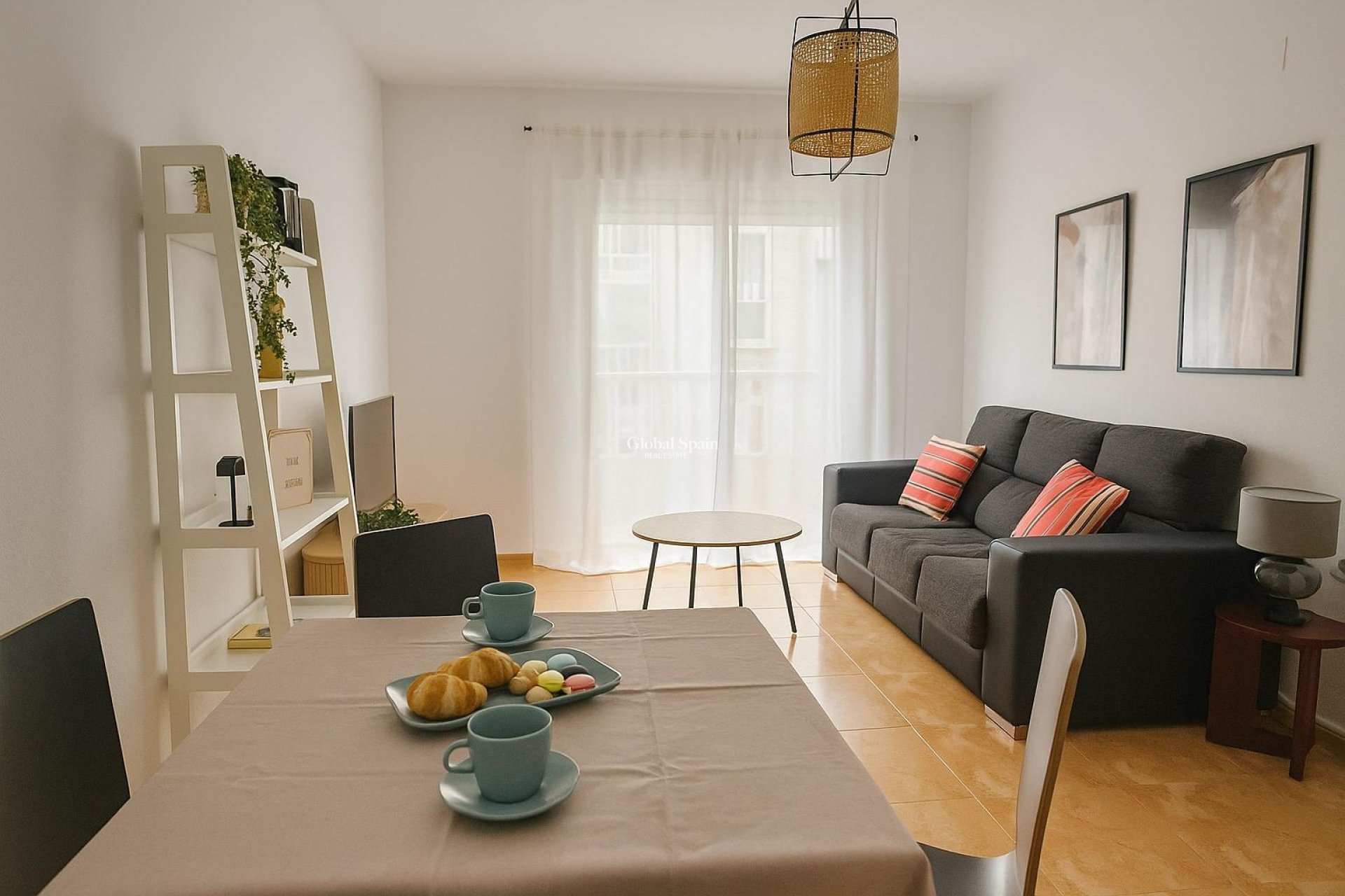 Resale - APARTMENT -
TORREVIEJA - Playa del Cura