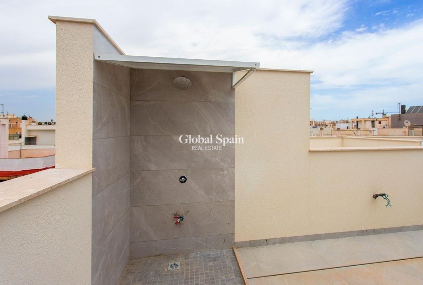 Resale - APARTMENT -
TORREVIEJA - Playa del Cura