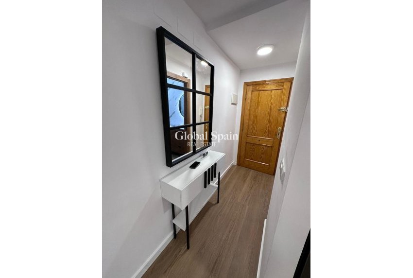 Resale - APARTMENT -
TORREVIEJA - Playa del Cura