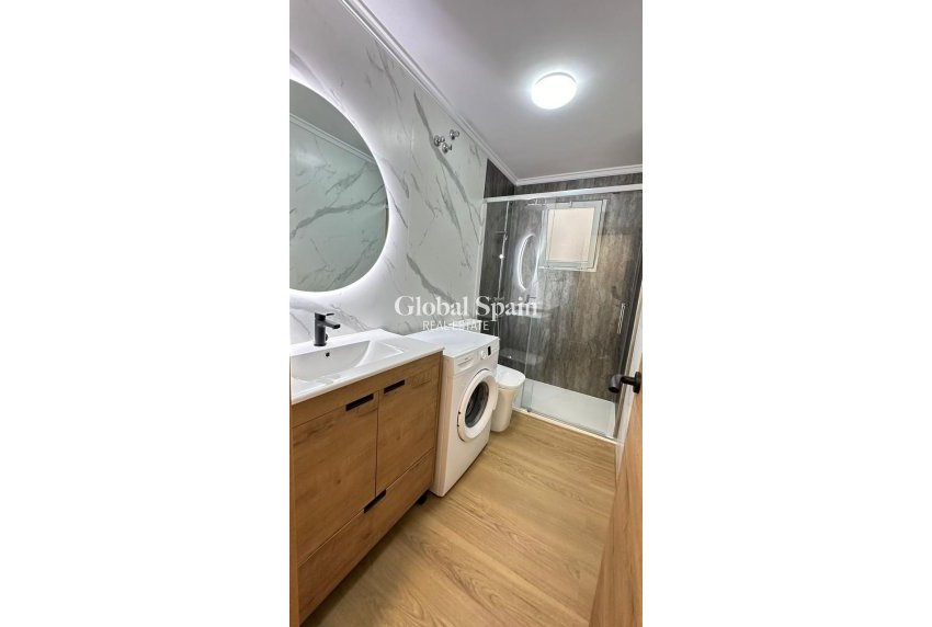 Resale - APARTMENT -
TORREVIEJA - Playa del Cura