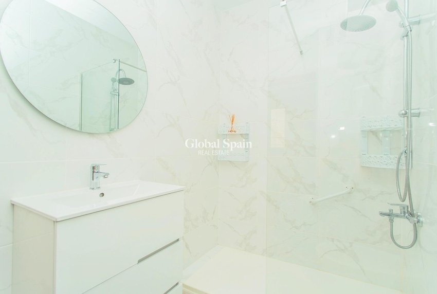 Resale - APARTMENT -
TORREVIEJA - Playa del Cura