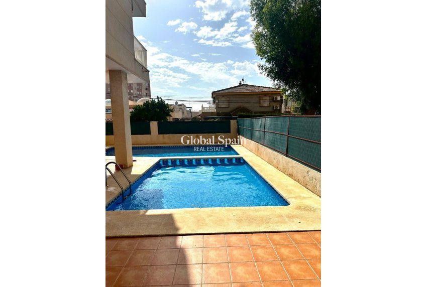 Resale - APARTMENT -
TORREVIEJA - Playa del Cura