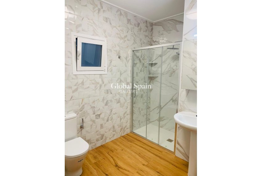 Resale - APARTMENT -
TORREVIEJA - Playa del Cura