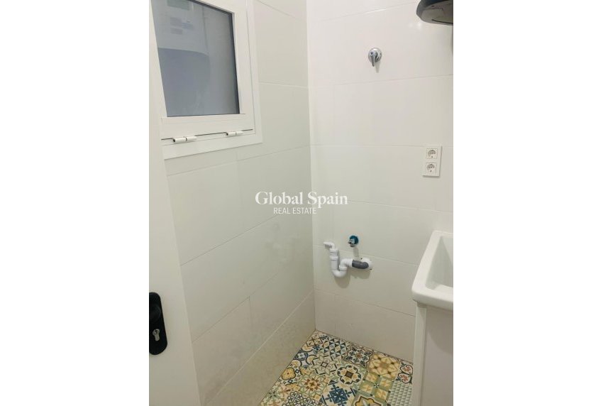 Resale - APARTMENT -
TORREVIEJA - Playa del Cura