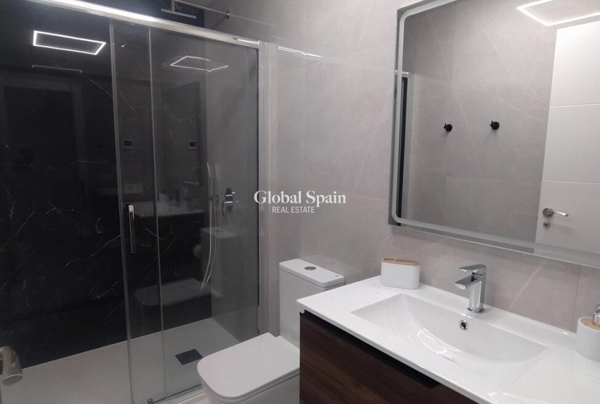 Resale - APARTMENT -
TORREVIEJA - Playa del Cura