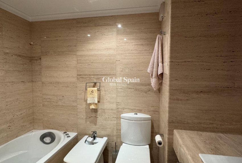 Resale - APARTMENT -
TORREVIEJA - Playa del Cura