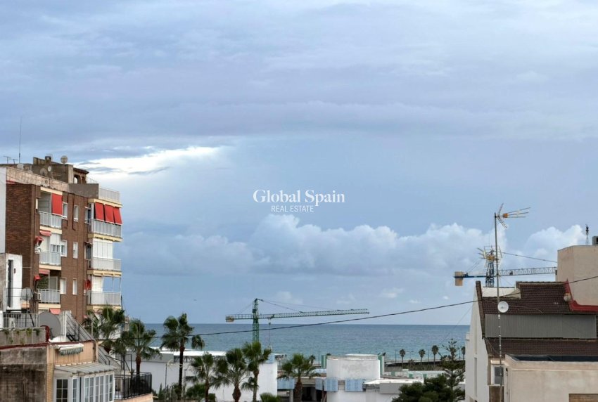 Resale - APARTMENT -
TORREVIEJA - Playa del Cura