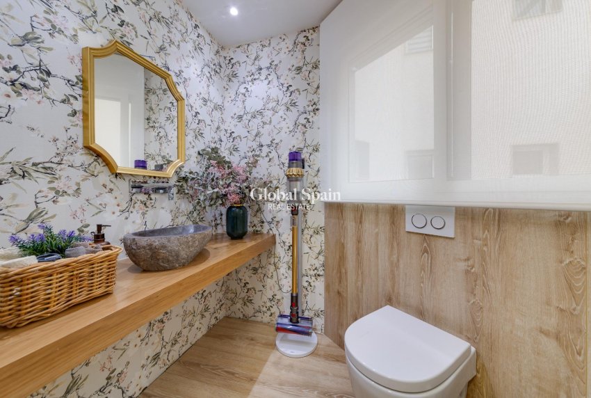 Resale - APARTMENT -
TORREVIEJA - Playa del Cura