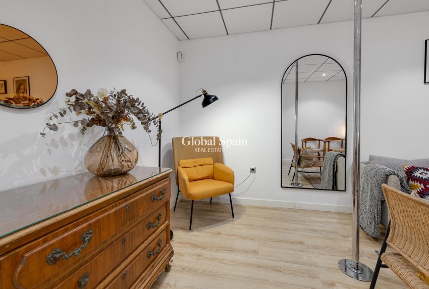 Resale - APARTMENT -
TORREVIEJA - Playa del Cura