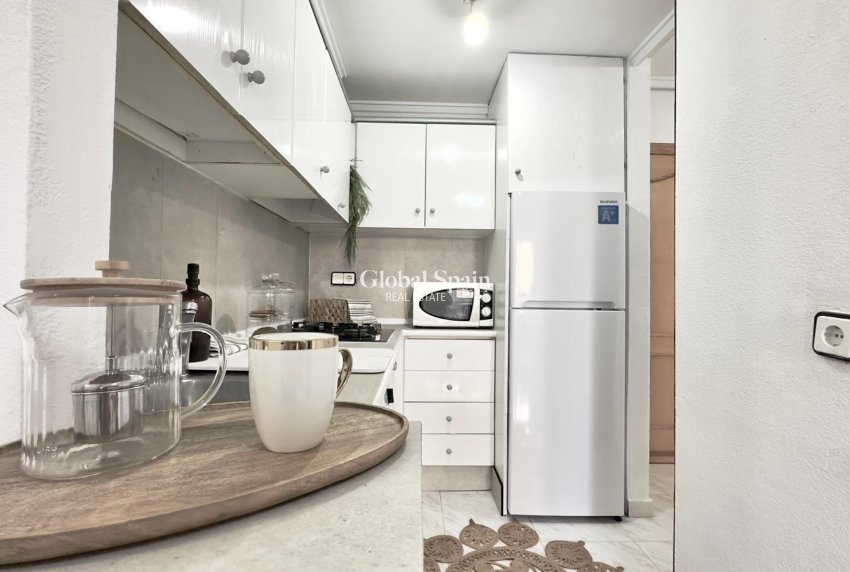 Resale - APARTMENT -
TORREVIEJA - Playa del Cura