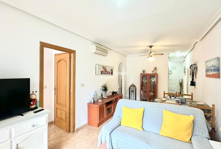 Resale - APARTMENT -
TORREVIEJA - Playa del Cura