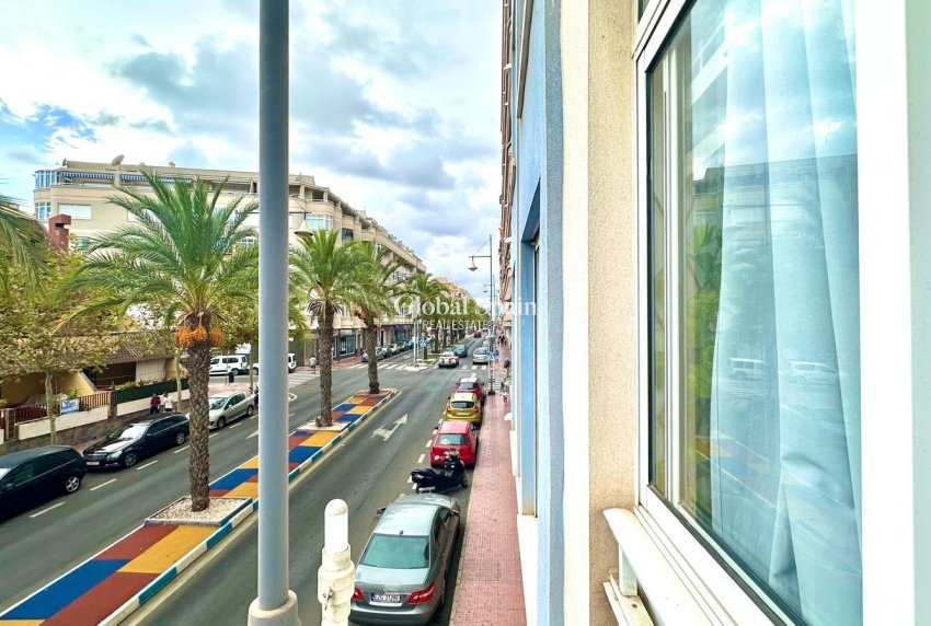 Resale - APARTMENT -
TORREVIEJA - Playa del Cura