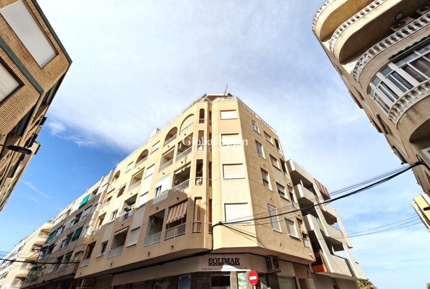 Resale - APARTMENT -
TORREVIEJA - Playa del Cura