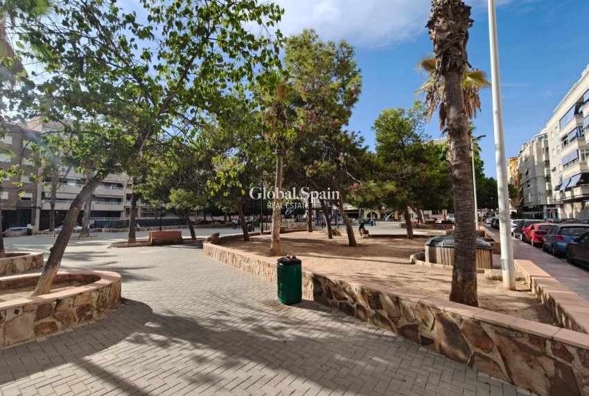 Resale - APARTMENT -
TORREVIEJA - Playa del Cura