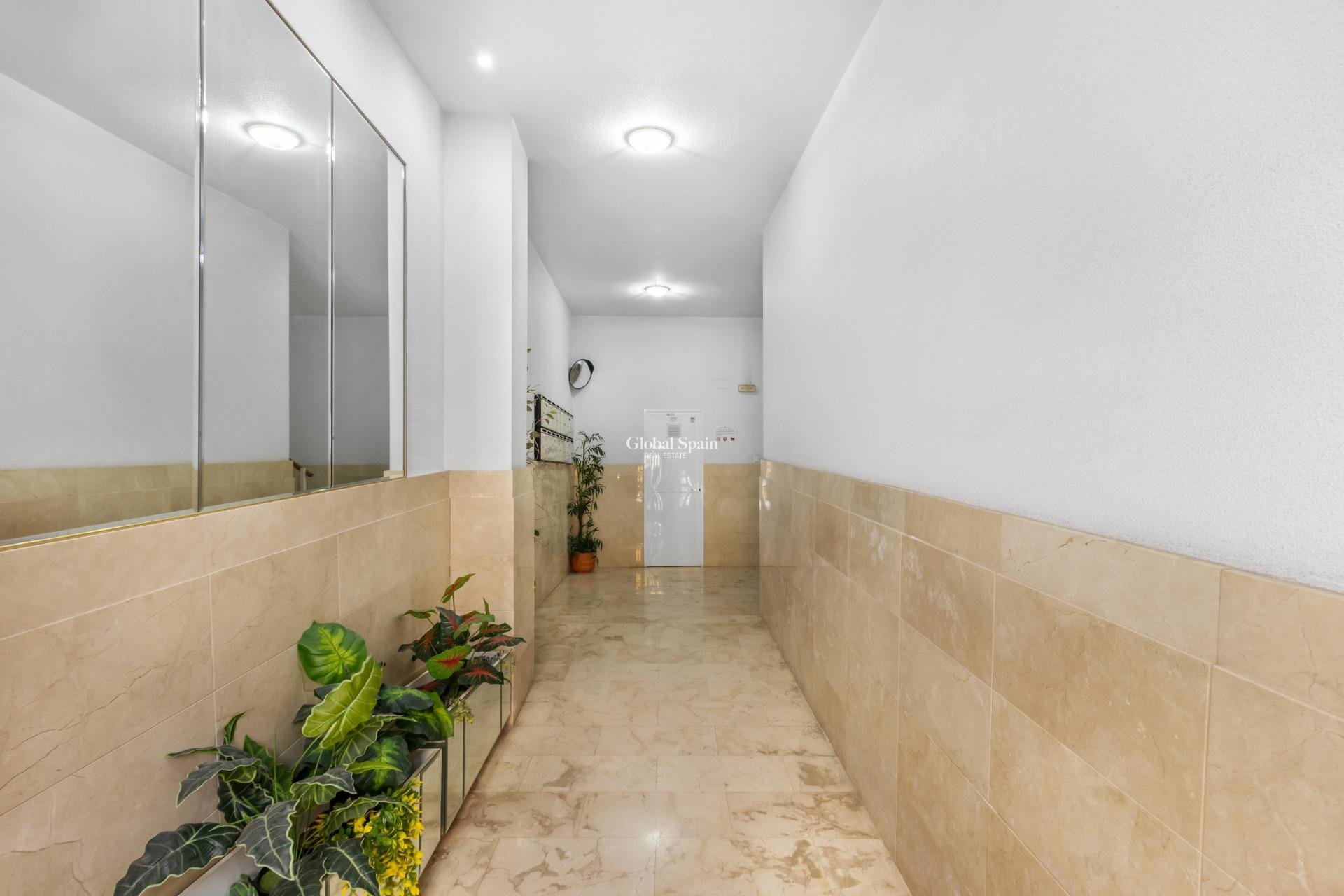 Resale - APARTMENT -
TORREVIEJA - Playa del cura
