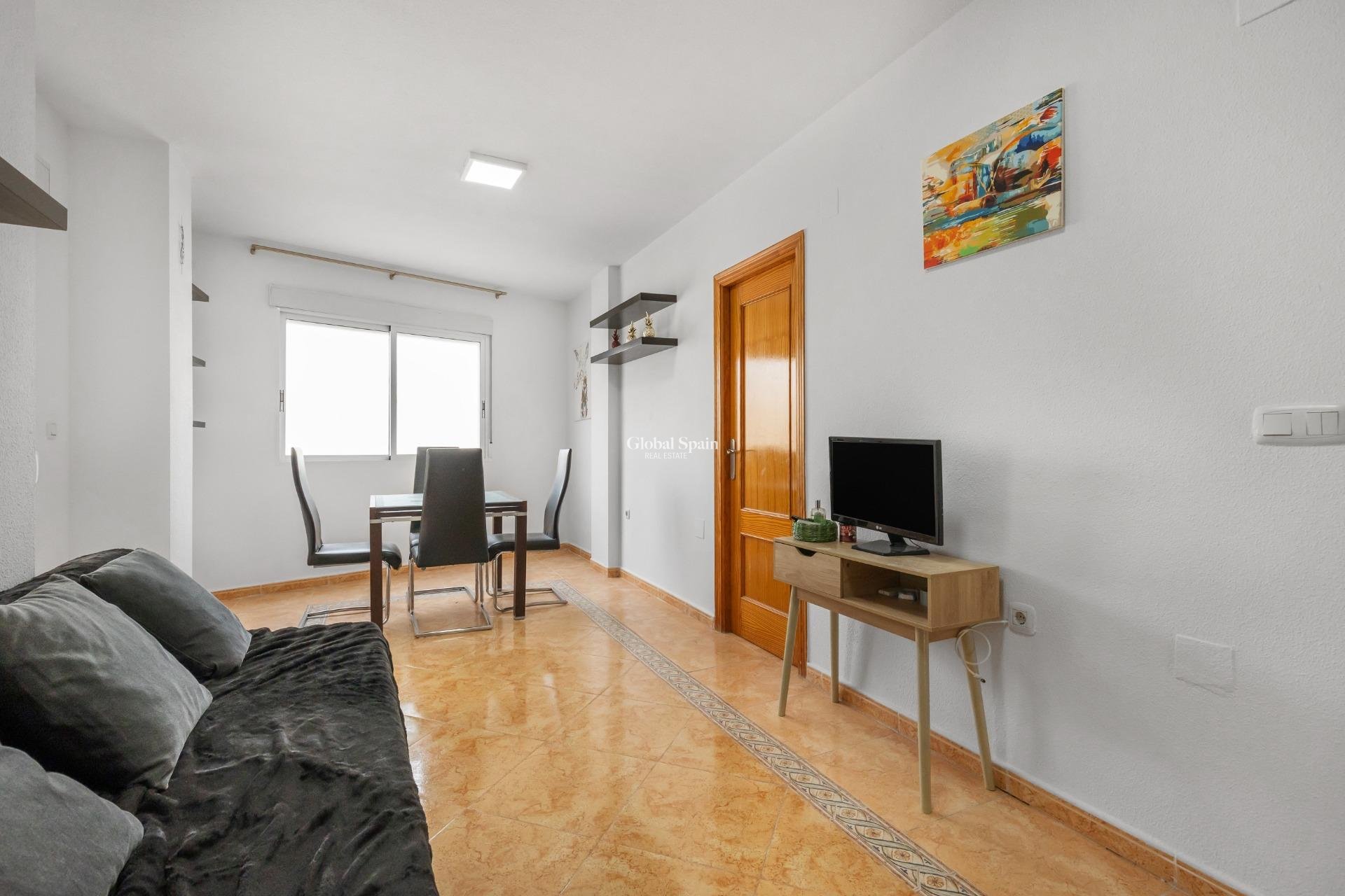 Resale - APARTMENT -
TORREVIEJA - Playa del cura
