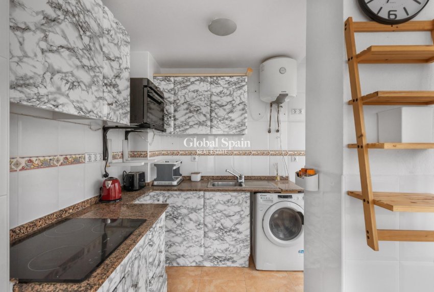 Resale - APARTMENT -
TORREVIEJA - Playa del cura