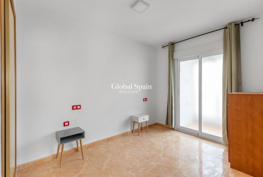 Resale - APARTMENT -
TORREVIEJA - Playa del cura