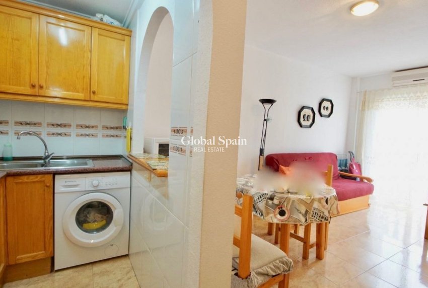 Resale - APARTMENT -
TORREVIEJA - Playa del cura