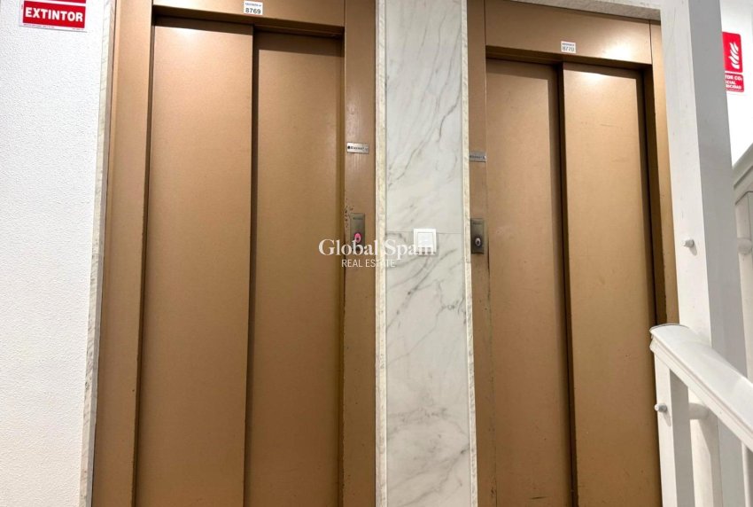 Resale - APARTMENT -
TORREVIEJA - Playa del Cura