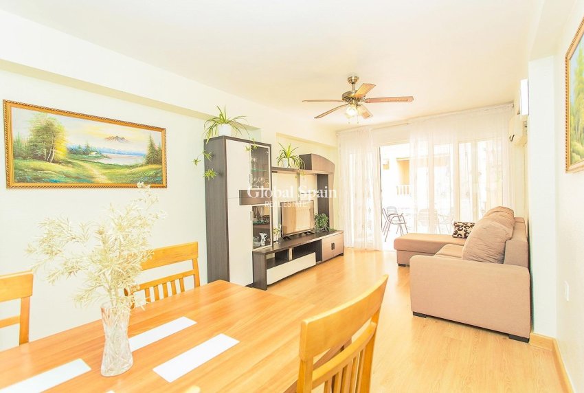 Resale - APARTMENT -
TORREVIEJA - Playa del Cura