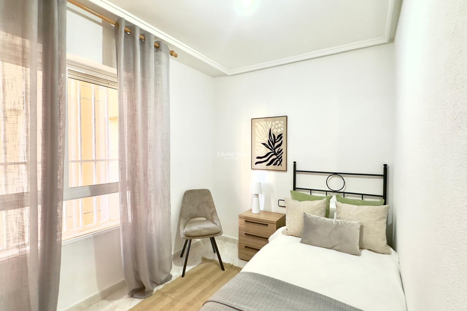 Resale - APARTMENT -
TORREVIEJA - Playa del Cura