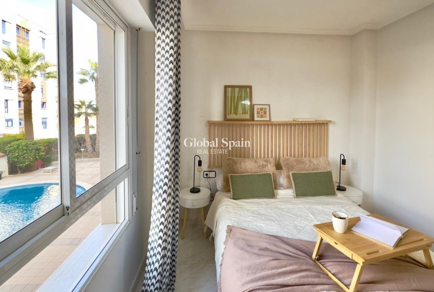 Resale - APARTMENT -
TORREVIEJA - Playa del Cura