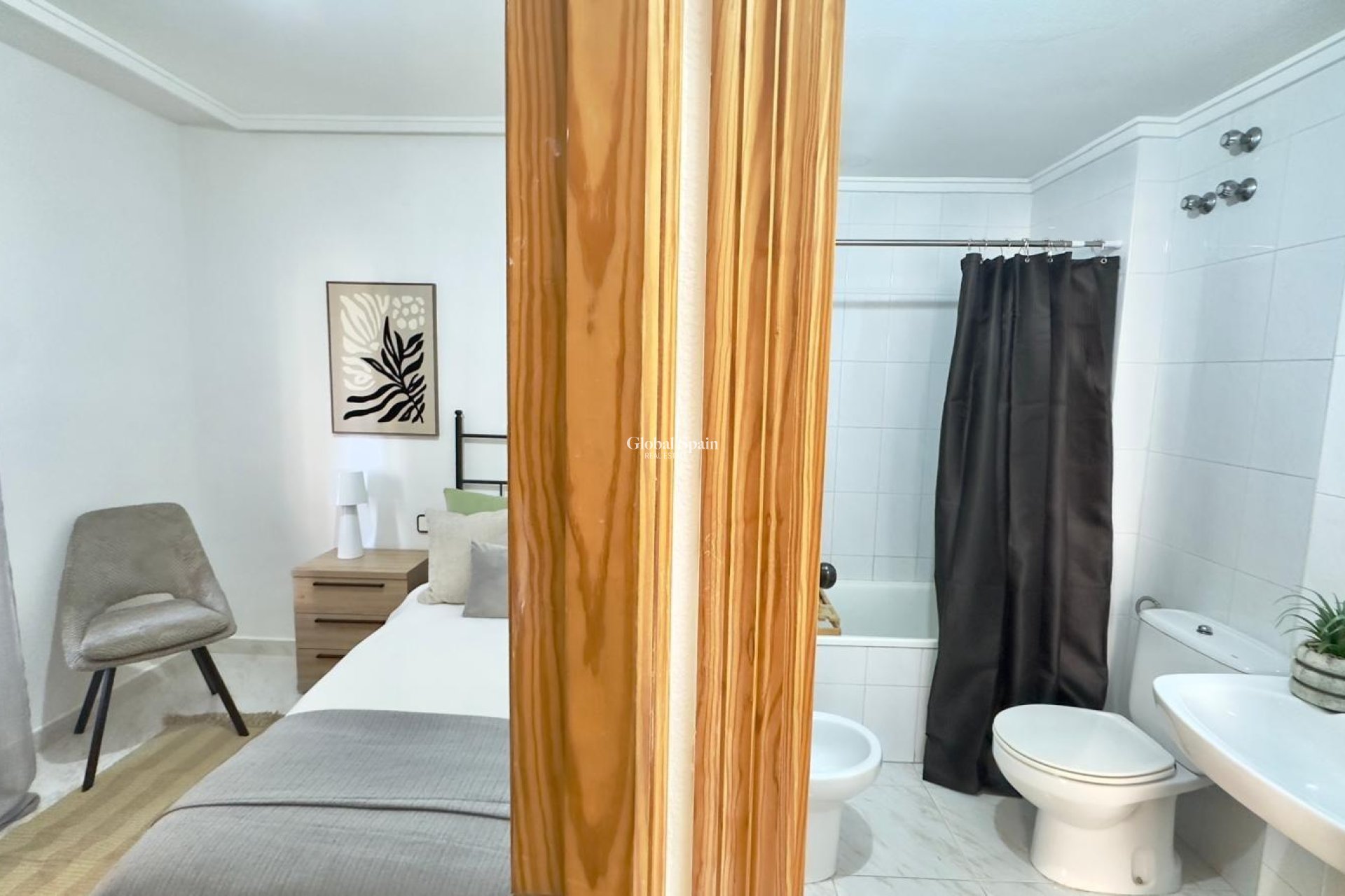 Resale - APARTMENT -
TORREVIEJA - Playa del Cura