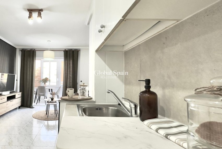 Resale - APARTMENT -
TORREVIEJA - Playa del Cura