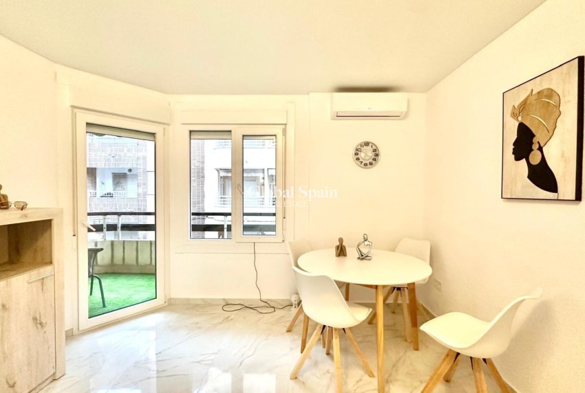 Resale - APARTMENT -
TORREVIEJA - Playa del Cura