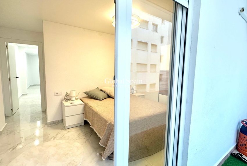 Resale - APARTMENT -
TORREVIEJA - Playa del Cura