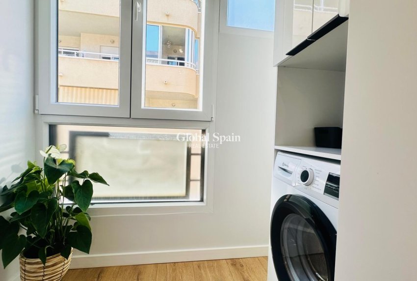 Resale - APARTMENT -
TORREVIEJA - Playa del Cura