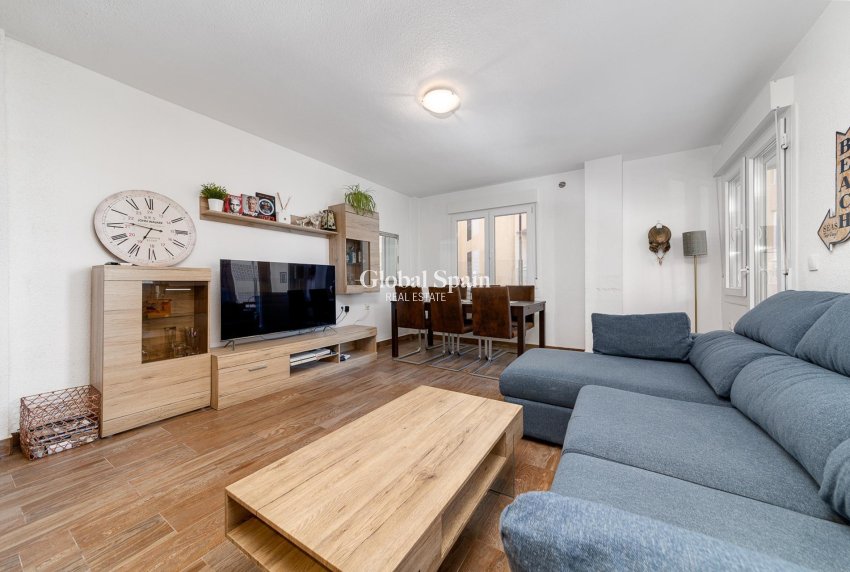 Resale - APARTMENT -
TORREVIEJA - Playa del Cura