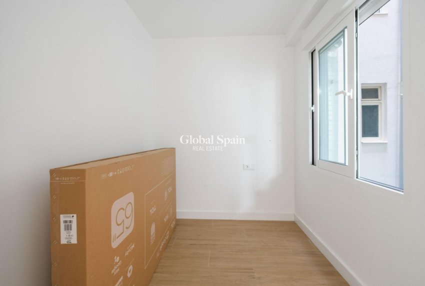 Resale - APARTMENT -
TORREVIEJA - Playa del Cura