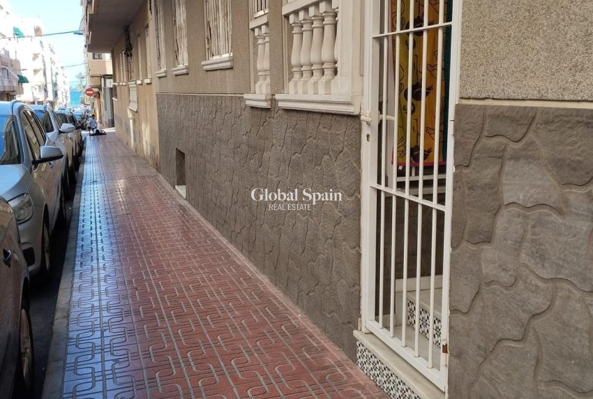 Resale - APARTMENT -
TORREVIEJA - Playa del Cura