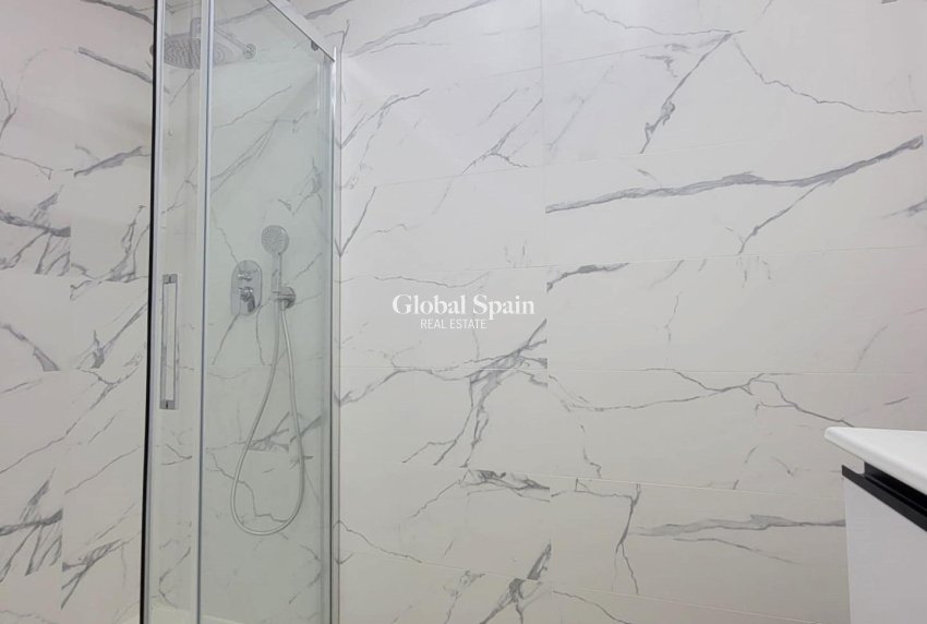 Resale - APARTMENT -
TORREVIEJA - Playa del Cura