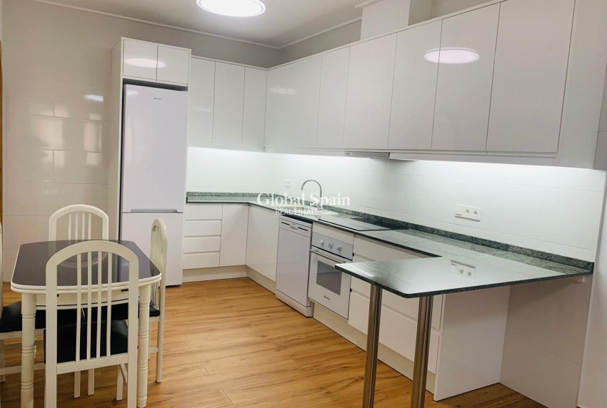 Resale - APARTMENT -
TORREVIEJA - Playa del Cura