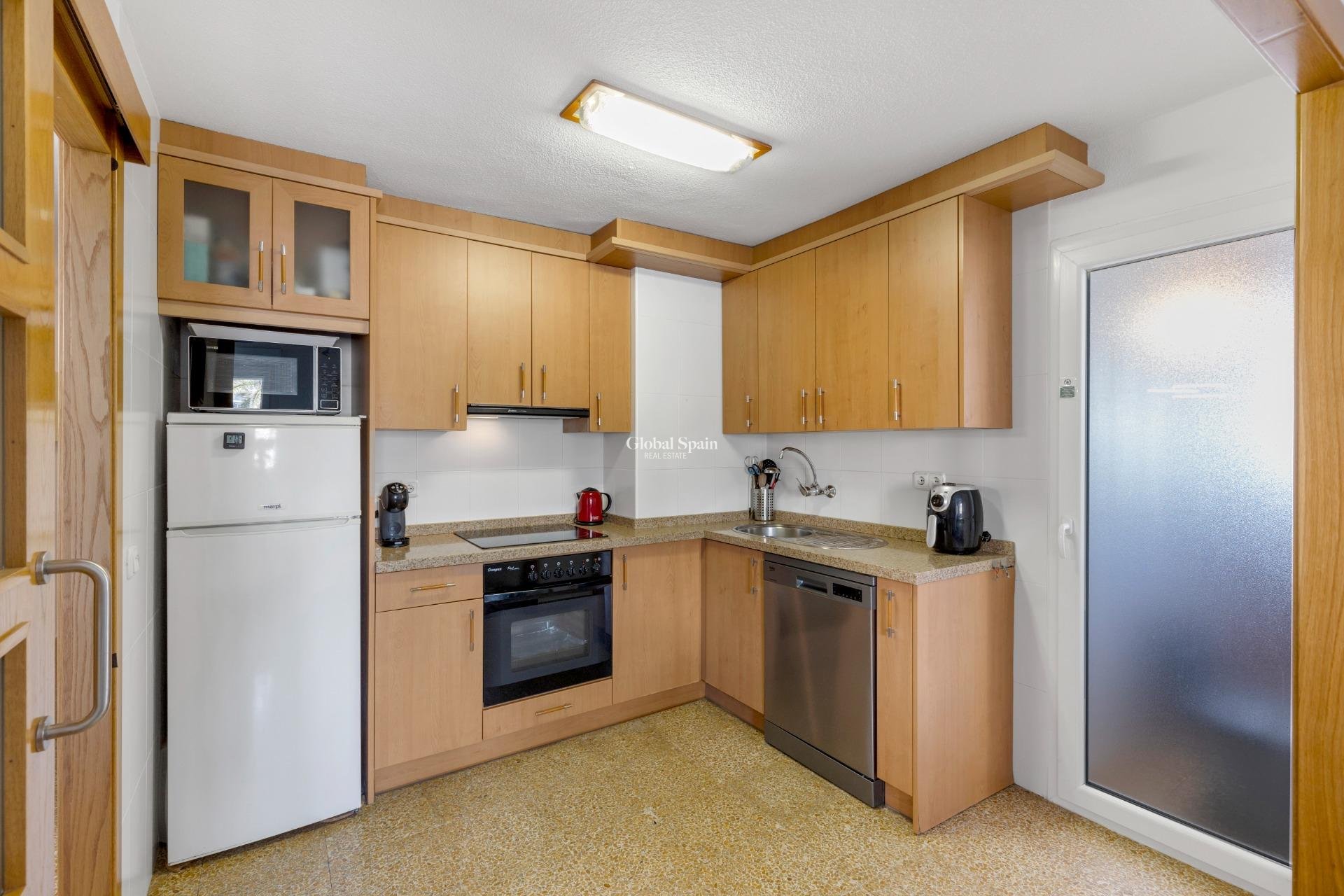 Resale - APARTMENT -
TORREVIEJA - Playa del cura