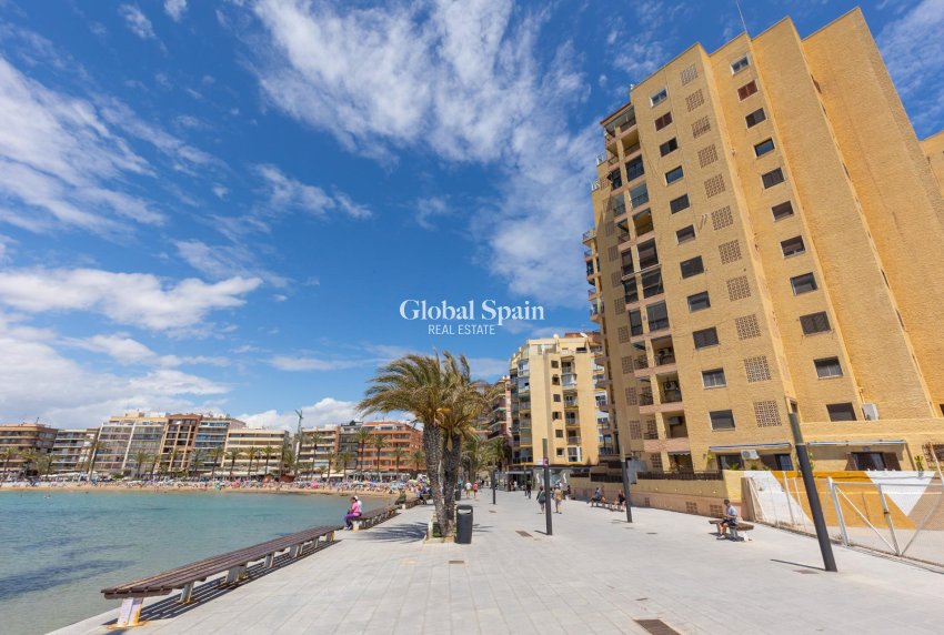 Resale - APARTMENT -
TORREVIEJA - Playa del cura