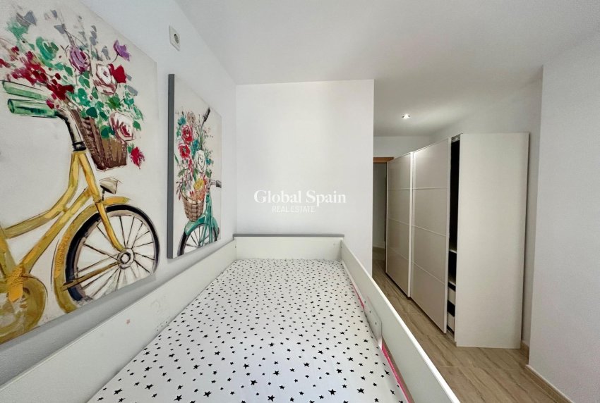 Resale - APARTMENT -
TORREVIEJA - Playa del Cura