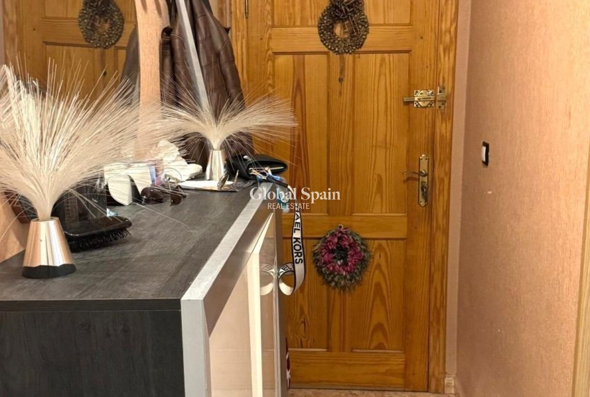 Resale - APARTMENT -
TORREVIEJA - Playa del Cura