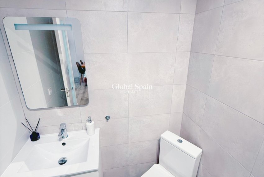 Resale - APARTMENT -
TORREVIEJA - Playa del Cura