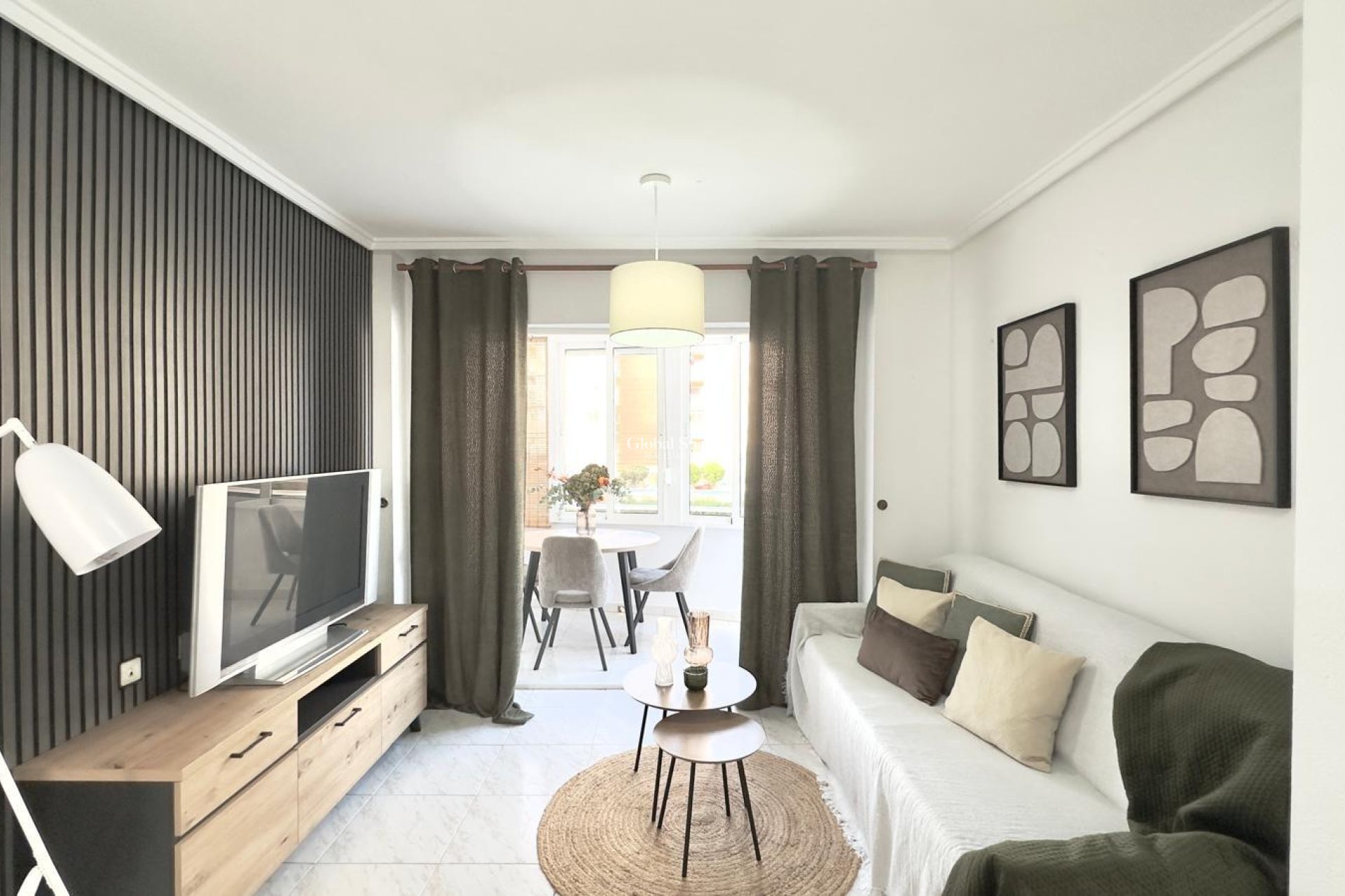 Resale - APARTMENT -
TORREVIEJA - Playa del Cura