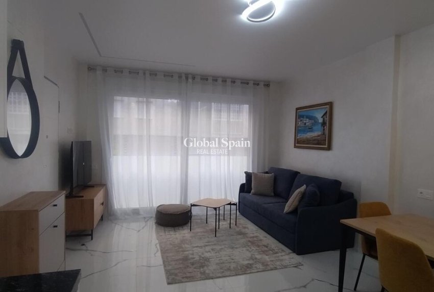 Resale - APARTMENT -
TORREVIEJA - Playa del Cura